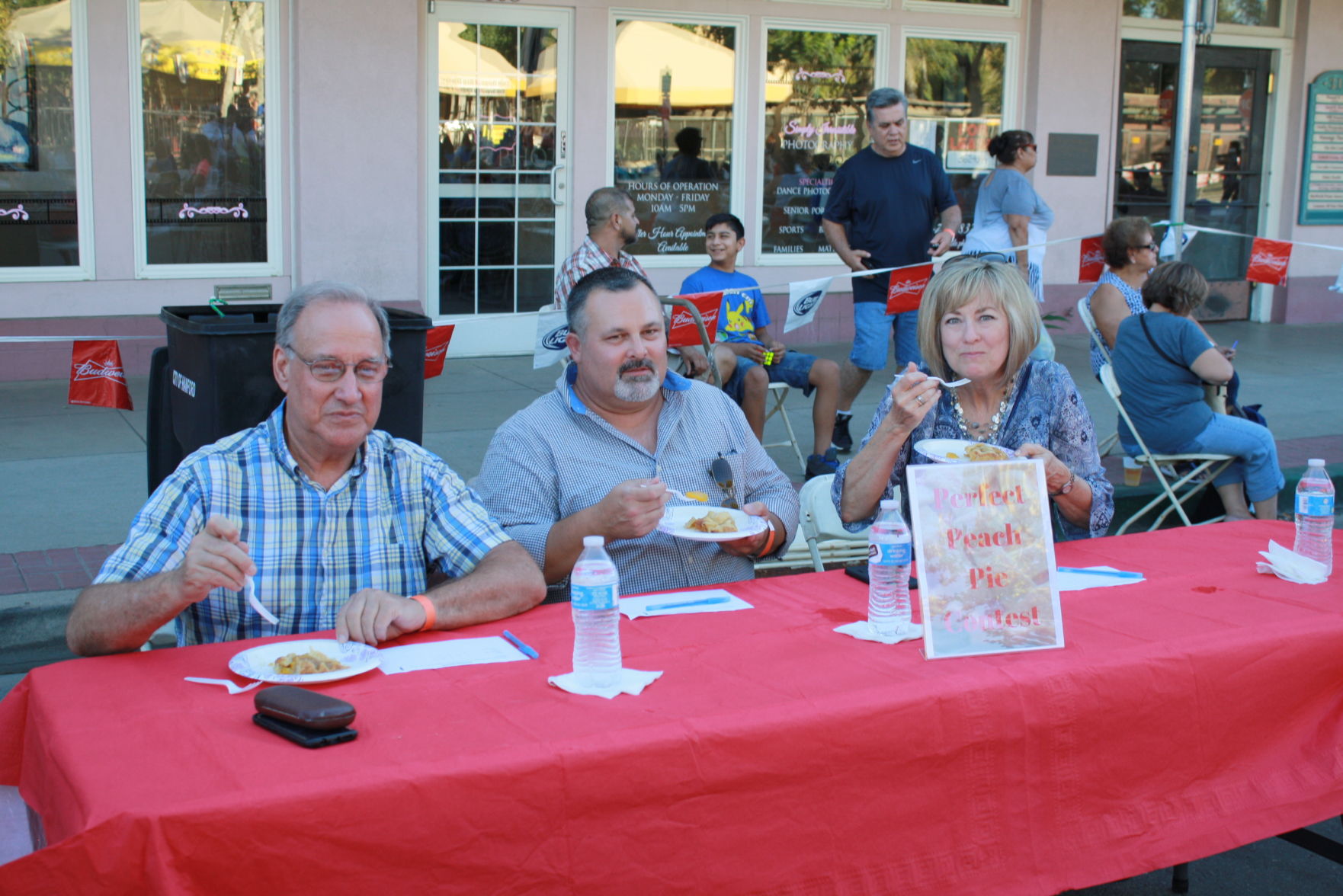 Peach pie contest